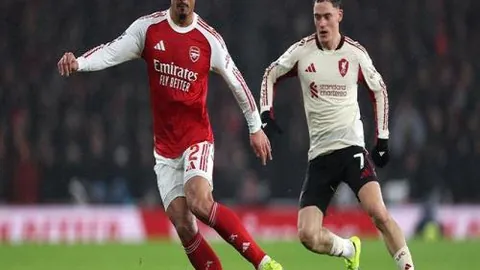 利物浦转会战局：左路引援或提薪资要求，右路续约成难题，前锋线引援遇阻碍